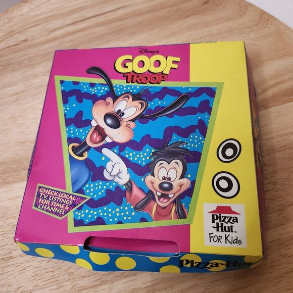 Disney Goof Troop Vintage Bundle • Wrist Wrapper, Pizza Hut Box & Toys R Us Box - Picture 5 of 12